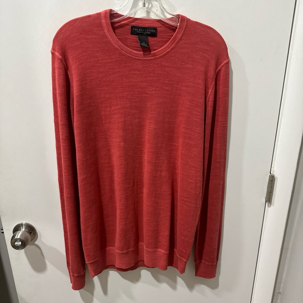 The men’s store cotton top